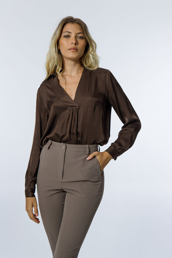 blusa colletto e bottoni