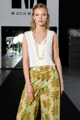 GILET SMANICATO CON BOTTONI