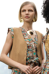 GILET SMANICATO CON BOTTONI