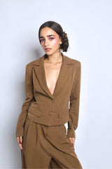 tailleur giacca corta e pantalone palazzo ampio