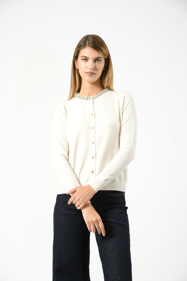 cardigan bottoni e girocollo gioiello