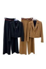 tailleur giacca corta e pantalone palazzo ampio