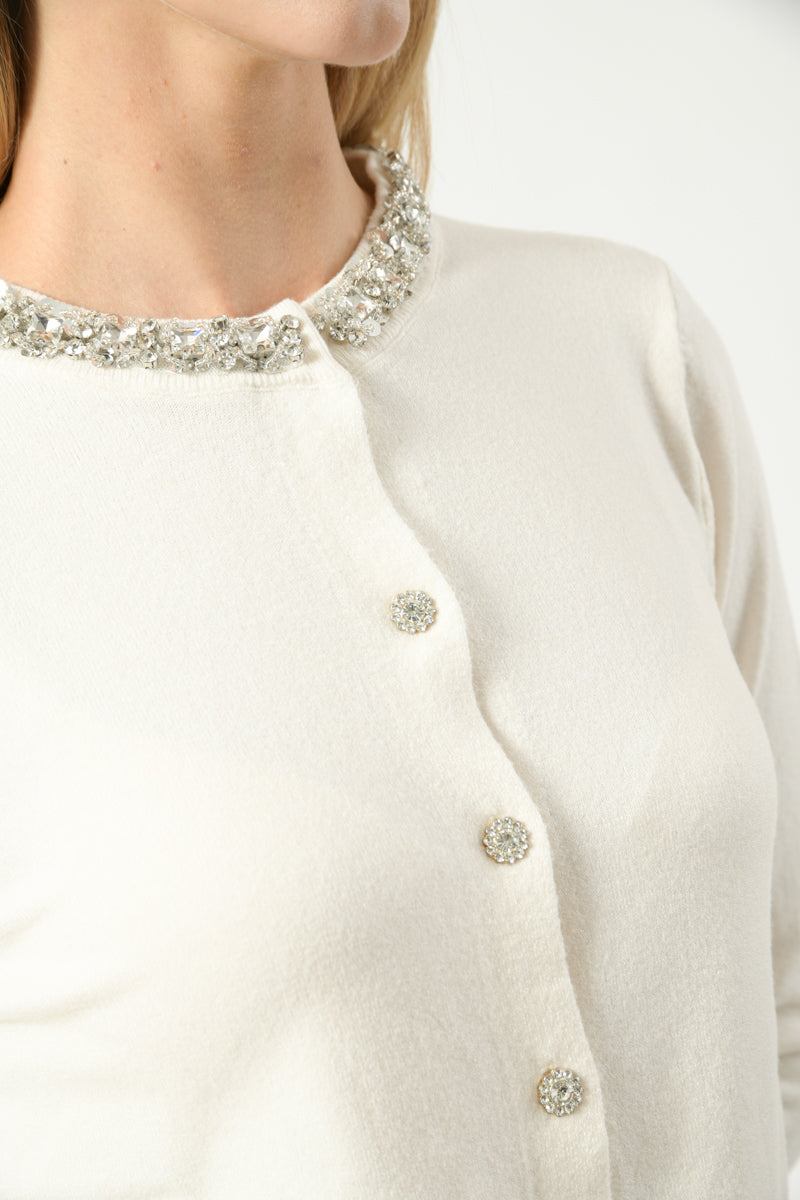 cardigan bottoni e girocollo gioiello