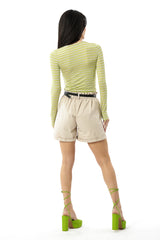 pantalone corto con cintura